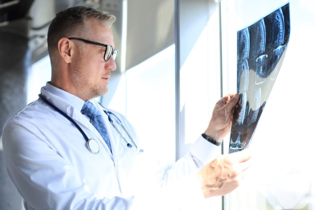 Analiza przetargów medycznych pokazuje różnorodność sytuacji oraz rozwiązań stosowanych w różnych regionach czy placówkach służby zdrowia